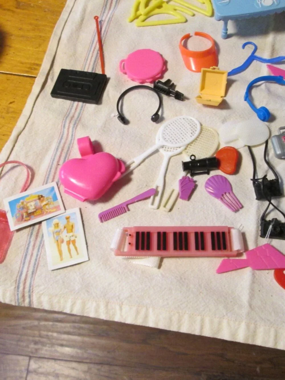Vtg late 70s early 80s lot of Barbie clothes and accesories